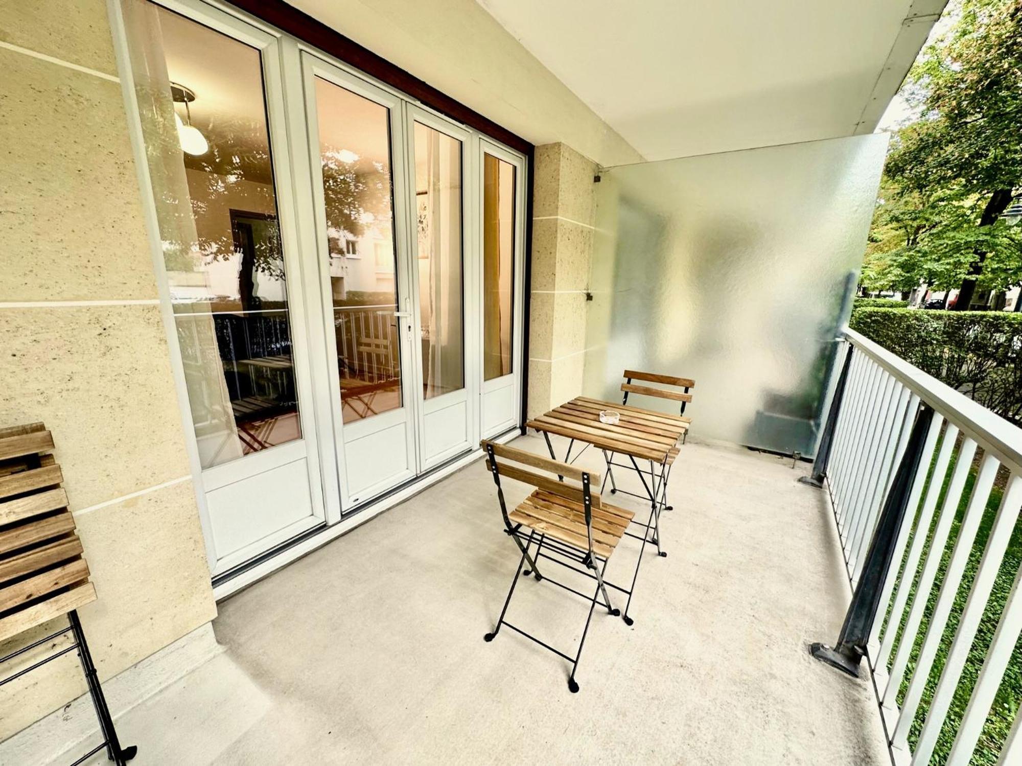 Le Bleu Soleil - A 2 Min Du Metro - 7 Min De Paris Apartment Maisons-Alfort Exterior photo